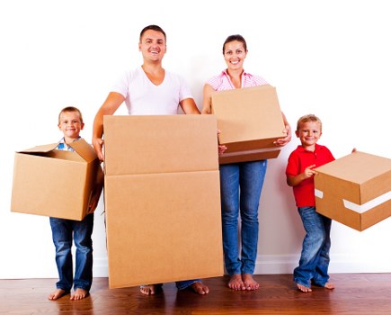 Careful moving service for boxes and furniture in Hampstead