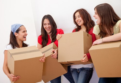 Moving truck service for flats and houses in Hampstead